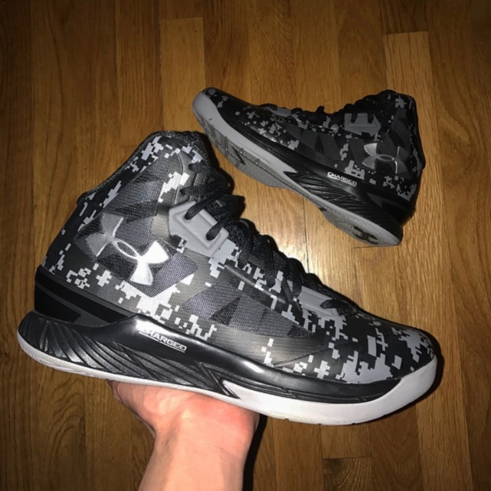Under Armour Basketball Sneakers